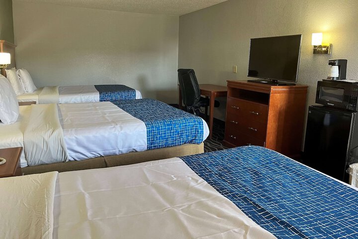 Room 4 of 14