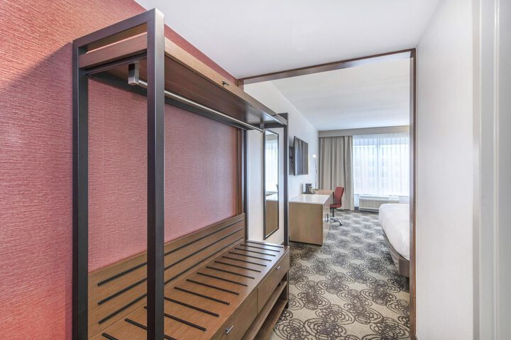 DoubleTree by Hilton Raleigh - Cary