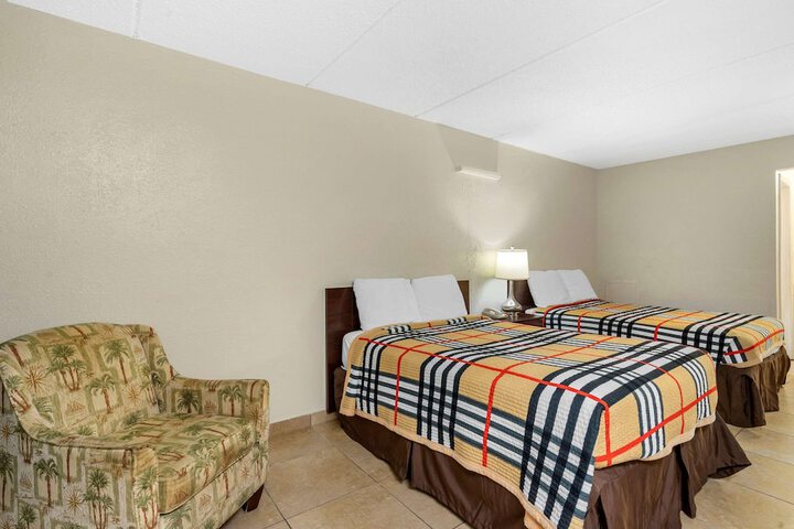 Room 15 of 27