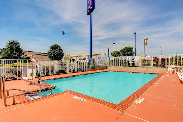 Pool 4 of 40