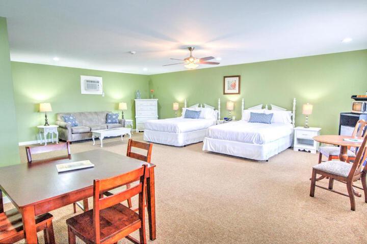 East Shore Lodging