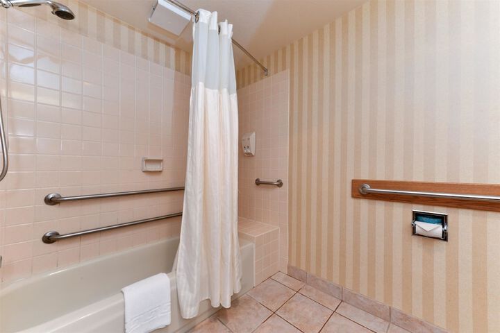 Best Western Plus Landmark Inn