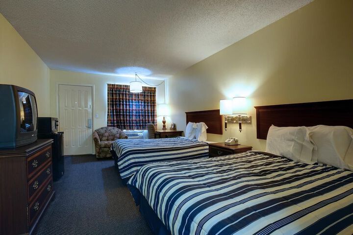 Room 11 of 12