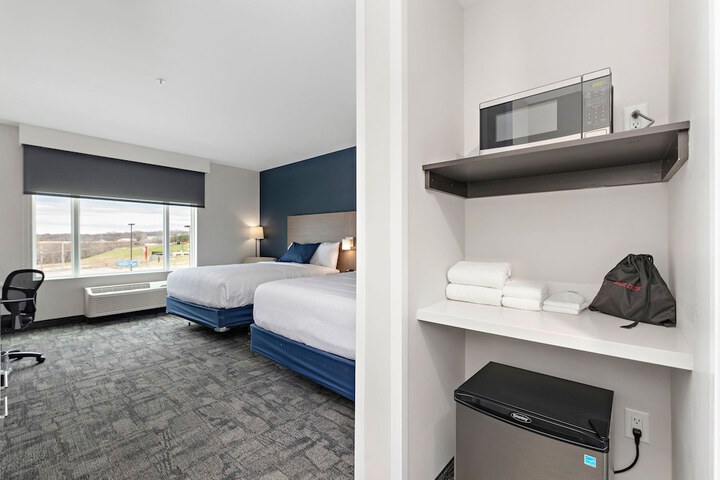 Room 73 of 105