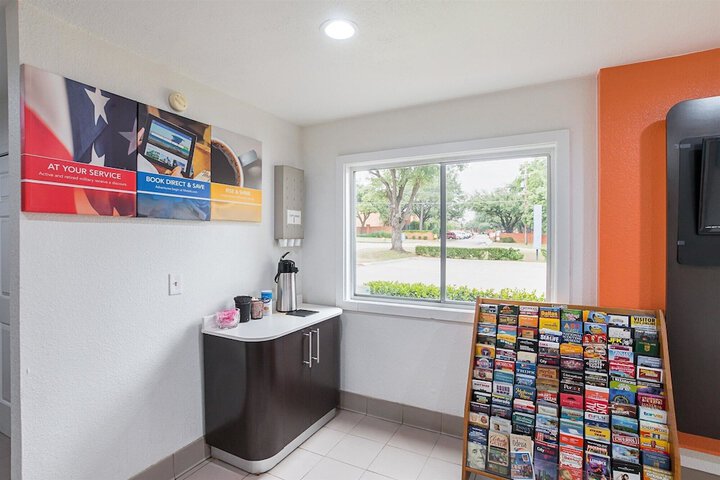 Motel 6 Grand Prairie TX - Near Six Flags Drive