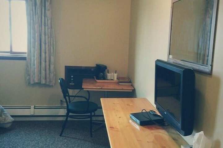 Room 9 of 11