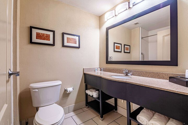 Room 6 of 20