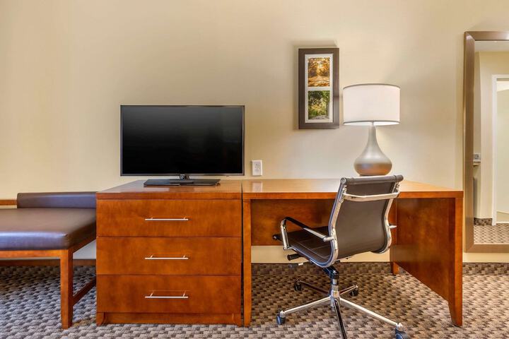 Room 11 of 36