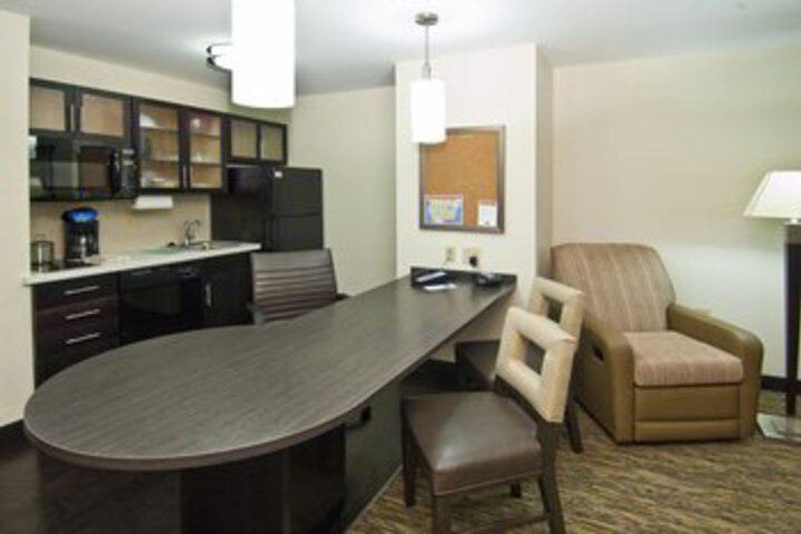 Suite 28 of 51