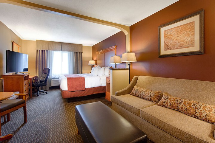Best Western Plus Deer Park Hotel & Suites