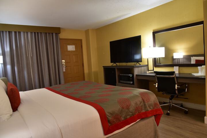 Room 35 of 74