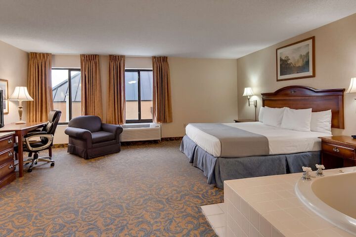Room 8 of 28