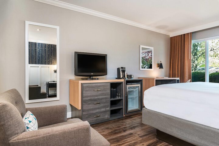 UpValley Inn & Hot Springs Napa Valley an Ascend Collection Hotel