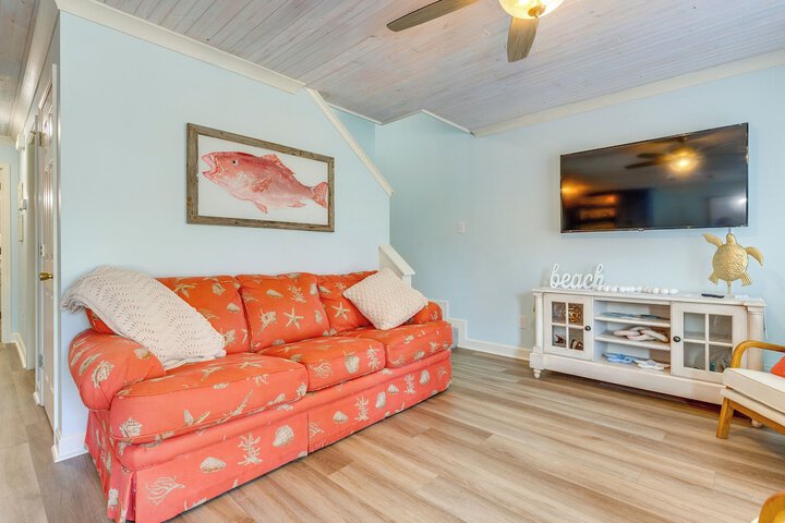 Creekfront Dauphin Island Cottage: Walk to Gulf!