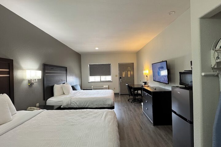 Room 32 of 72
