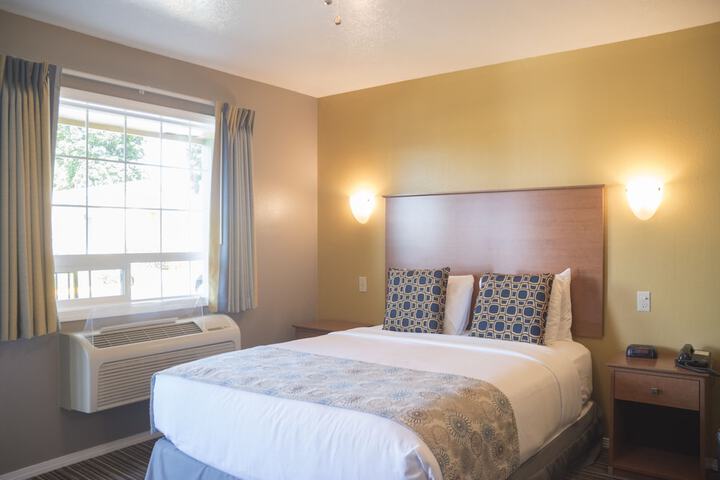 Room 46 of 103