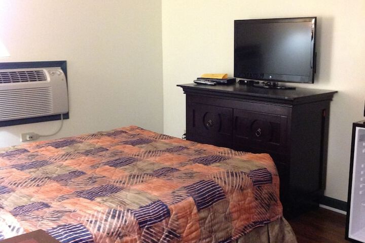 Room 5 of 19