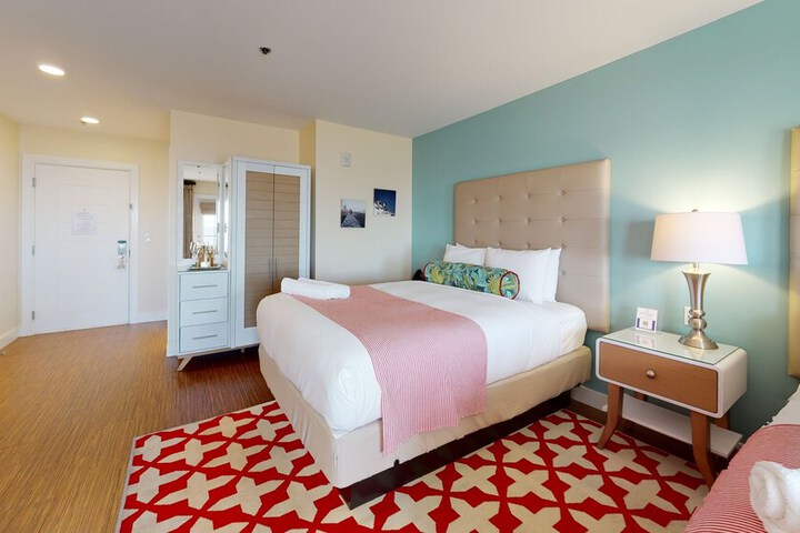 Room 65 of 80