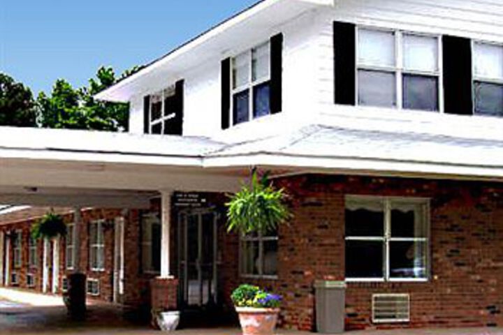 Durham Skyland Magnuson Hotel