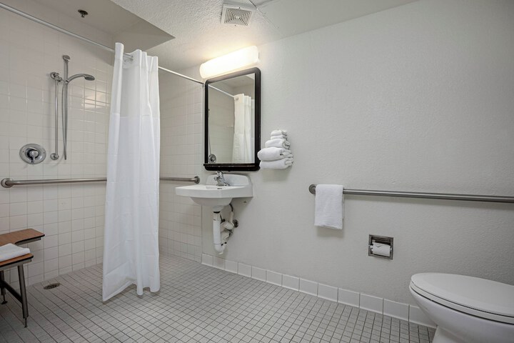 Room 20 of 29