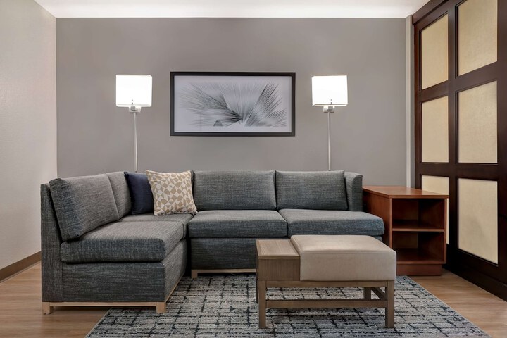 Hyatt Place San Antonio–North / Stone Oak