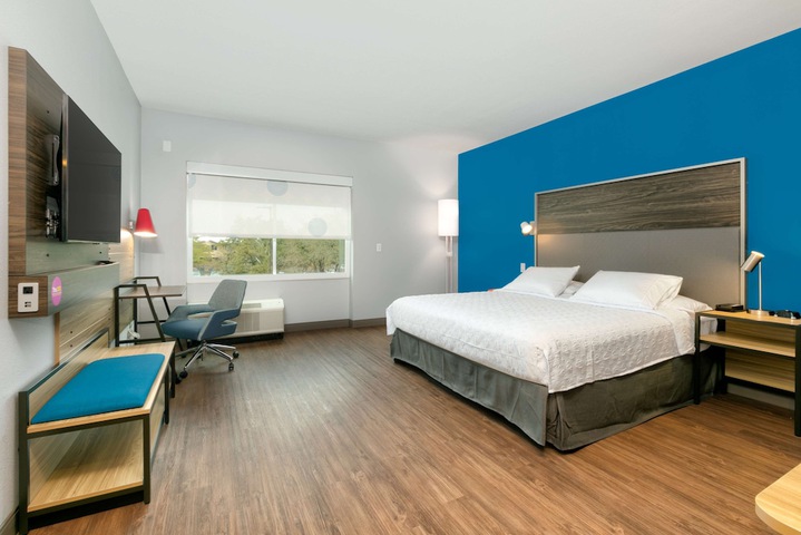 Room 8 of 25