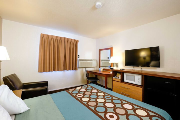 Room 21 of 34