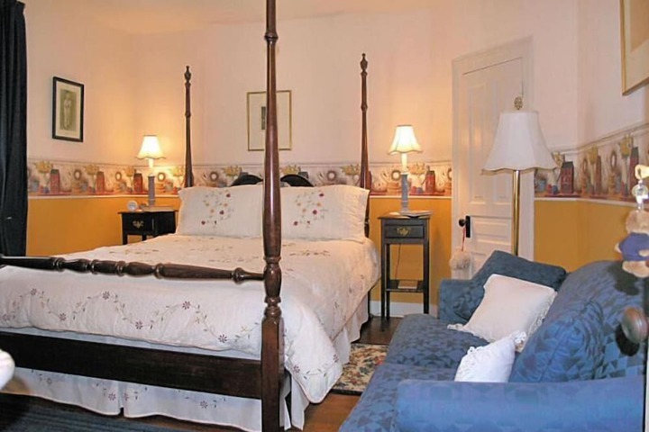 Room 18 of 22