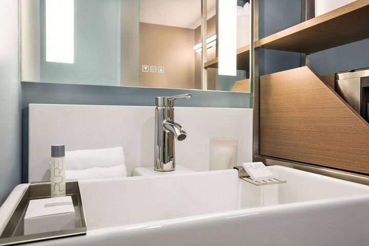 Wingate by Wyndham Bronx / Haven Park