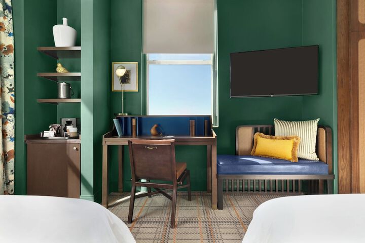 Room 44 of 80