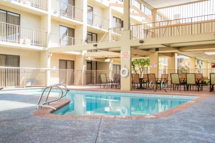 Econo Lodge Broken Arrow
