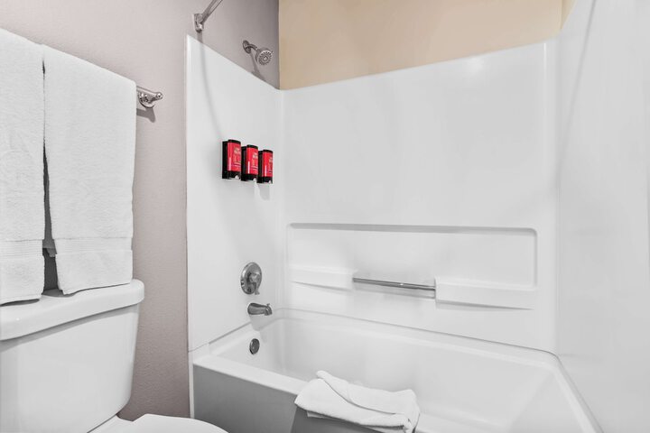 Room 18 of 32