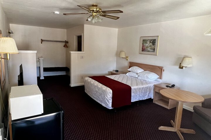Room 9 of 27