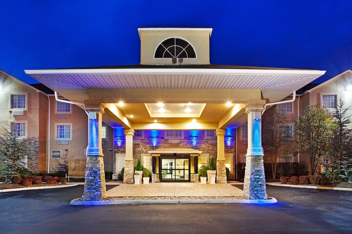 Hotel 2 of 41