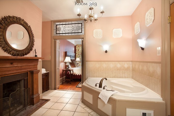 Room 43 of 170