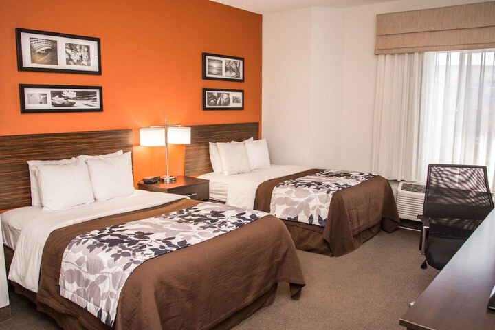 Room 10 of 29