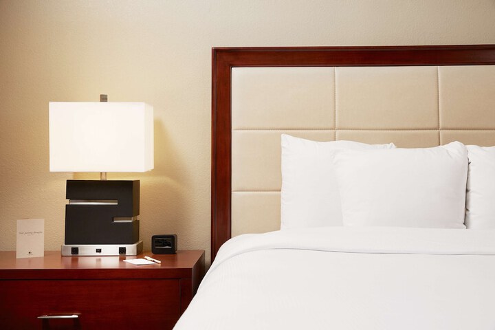 DoubleTree Suites by Hilton Hotel Cincinnati - Blue Ash