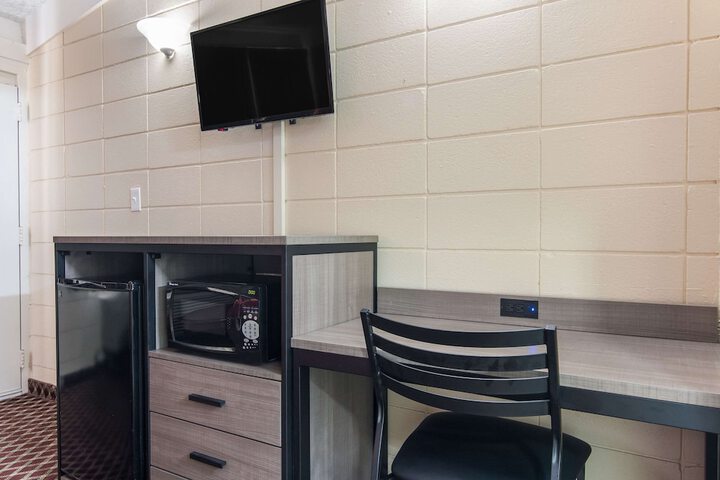 Room 16 of 29