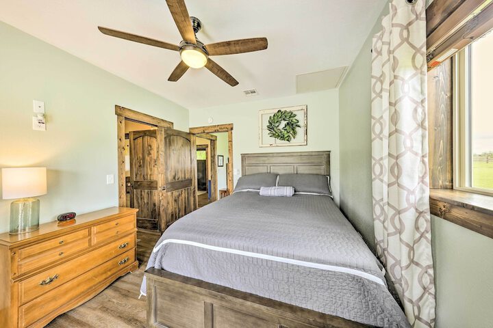 Waterfront Missouri Escape w / Private Pond & Dock!