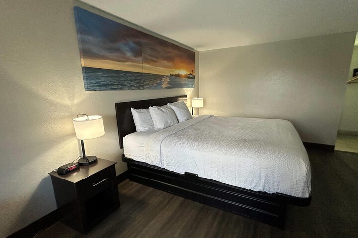 Days Inn by Wyndham Savannah Airport