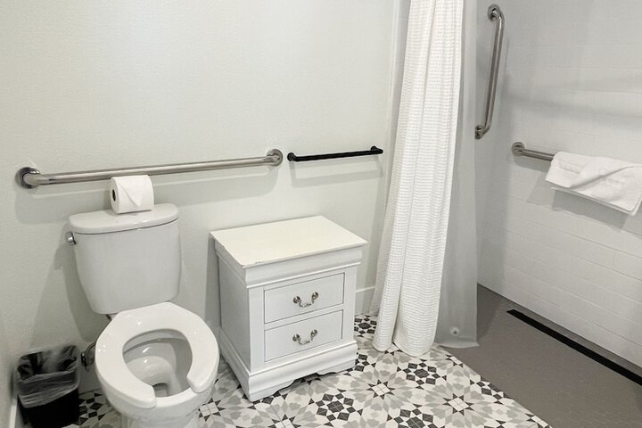 Room 45 of 131