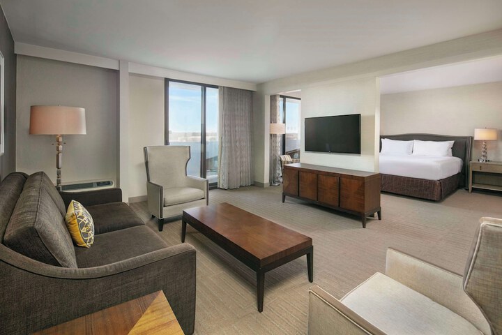 Room 28 of 67