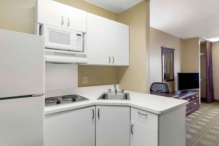 Room 15 of 28