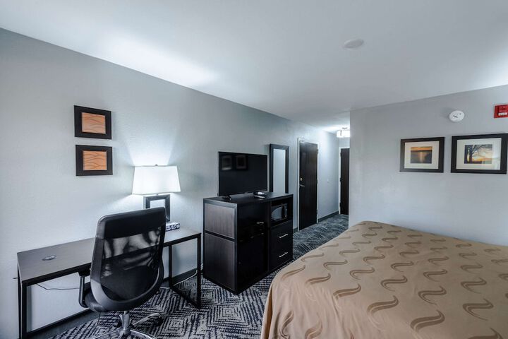 Room 32 of 43