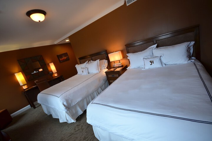 Room 18 of 43
