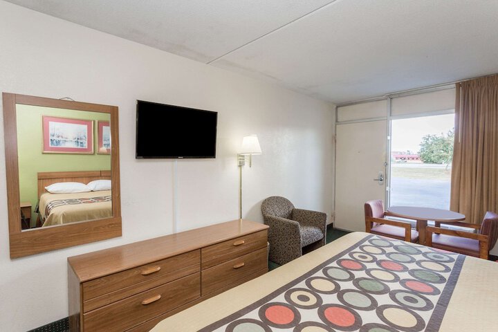 Room 22 of 53