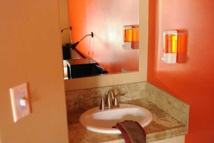Camelot Inn at Honeyville