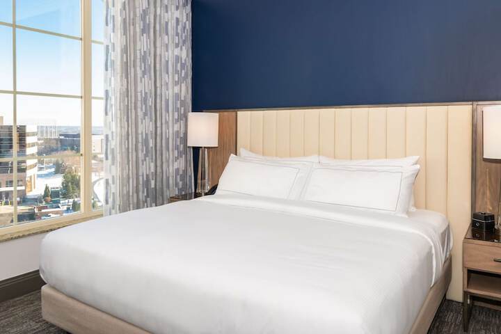 Hilton Columbus / Polaris