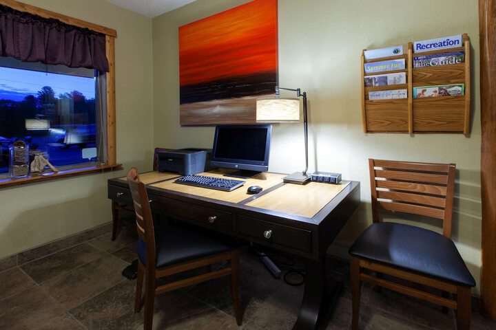 Business Center 49 of 53