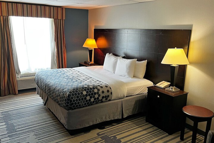 Room 6 of 30